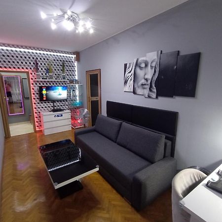 Apartament Venge: Family-Friendly Air-Conditioned Flat with Netflix Wroclaw Exterior photo